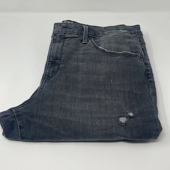 Universal Thread High Rise Distressed Crop Jeans - Picture 3 of 9